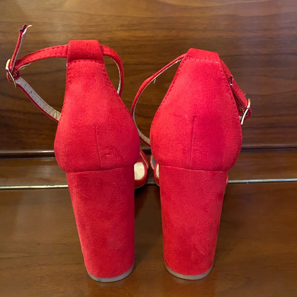 Red heels - Picture 6 of 6